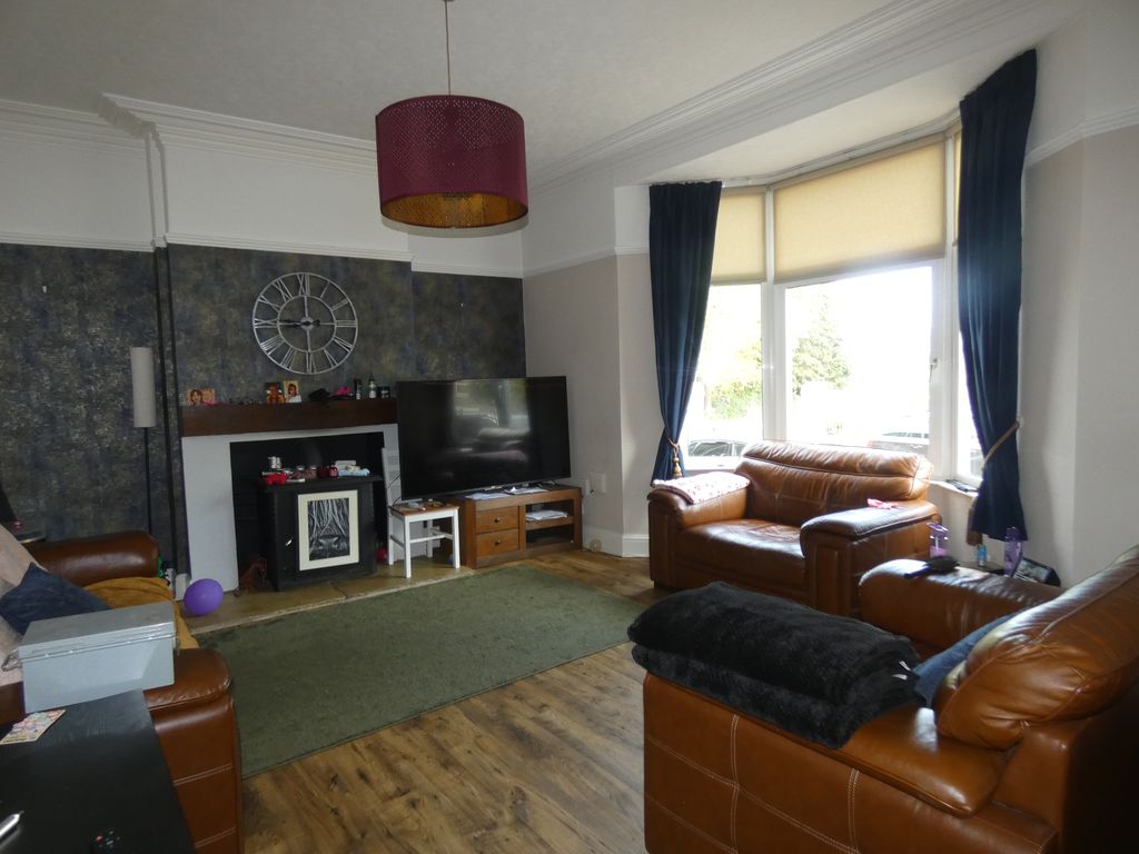 Lounge- click for photo gallery